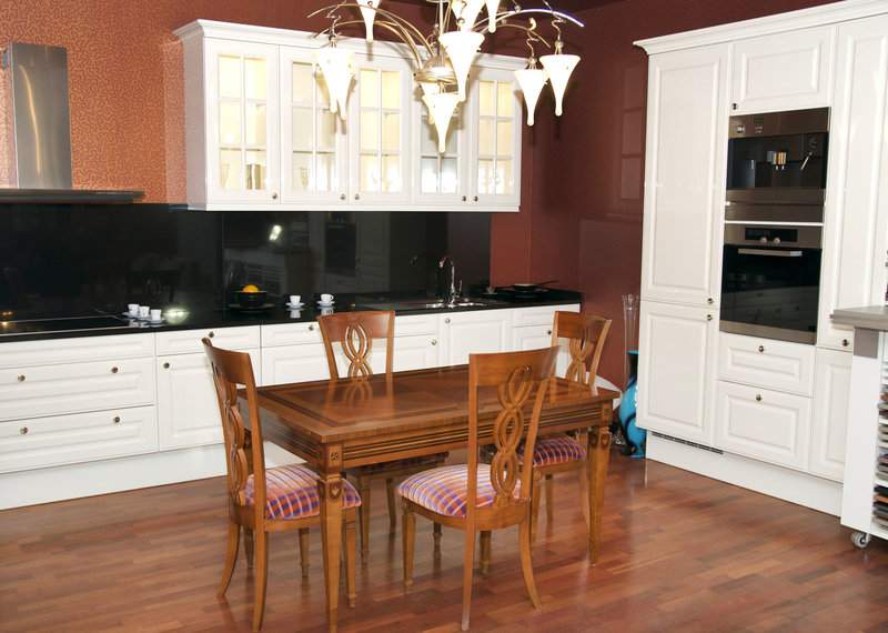 家用实木餐桌价格及安装指南