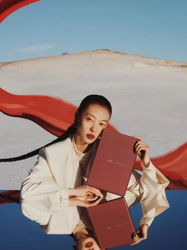 瑞红映雪,科技成诗:华为MateBook Fold非凡大师年末美学与实力双绝(图3) 瑞红映雪,科技成诗:华为MateBook Fold非凡大师年末美学与实力双绝(图3)