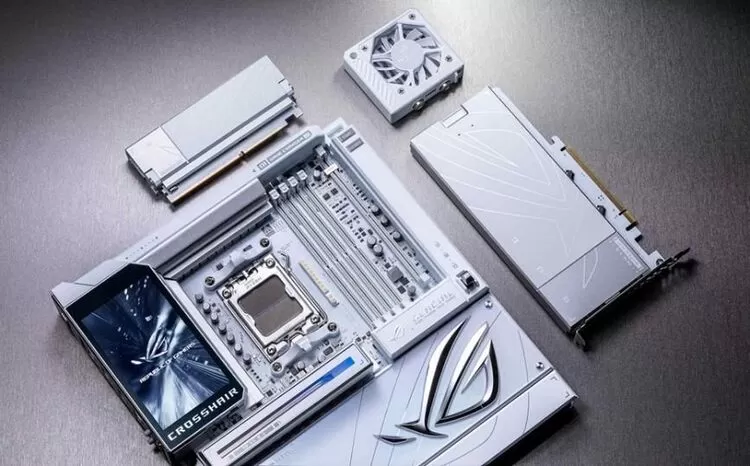 没想到，ROG在20周年发布会上，竟把主板做成了这样(图4)